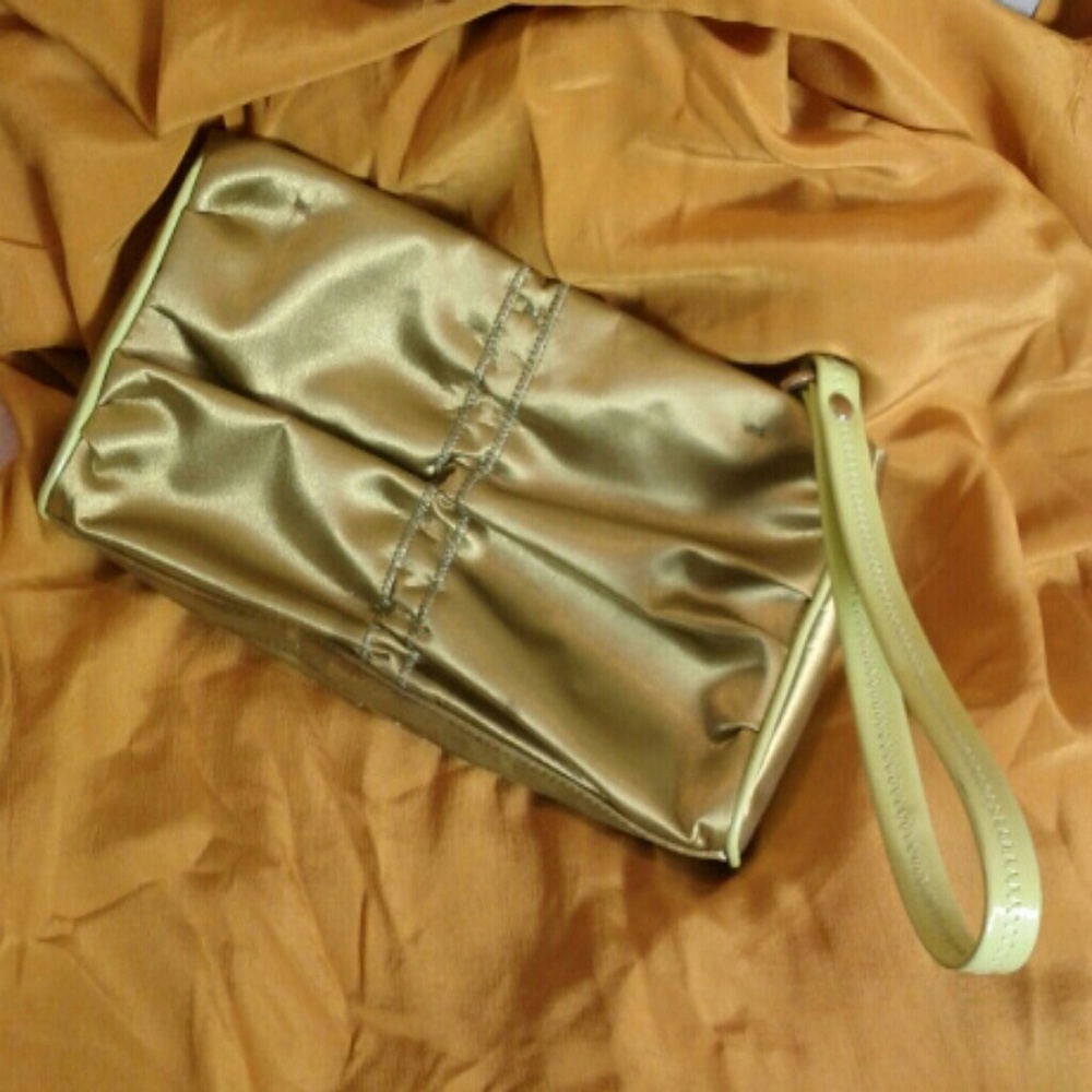 Clutch New without Tags.